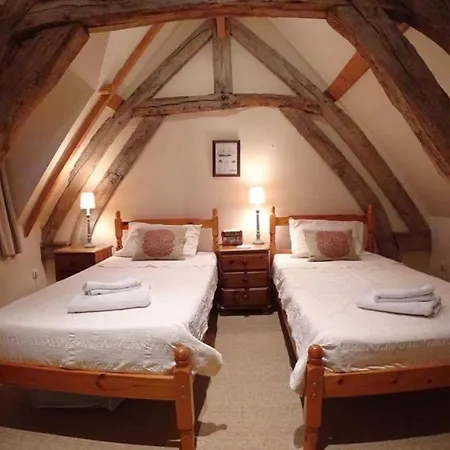 Beau Soleil -Timbered Farmhouse Built In The 1600S 度假居 *