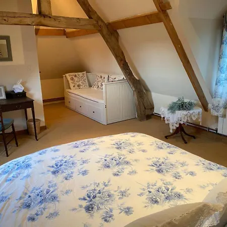 Beau Soleil -Timbered Farmhouse Built In The 1600S 度假居